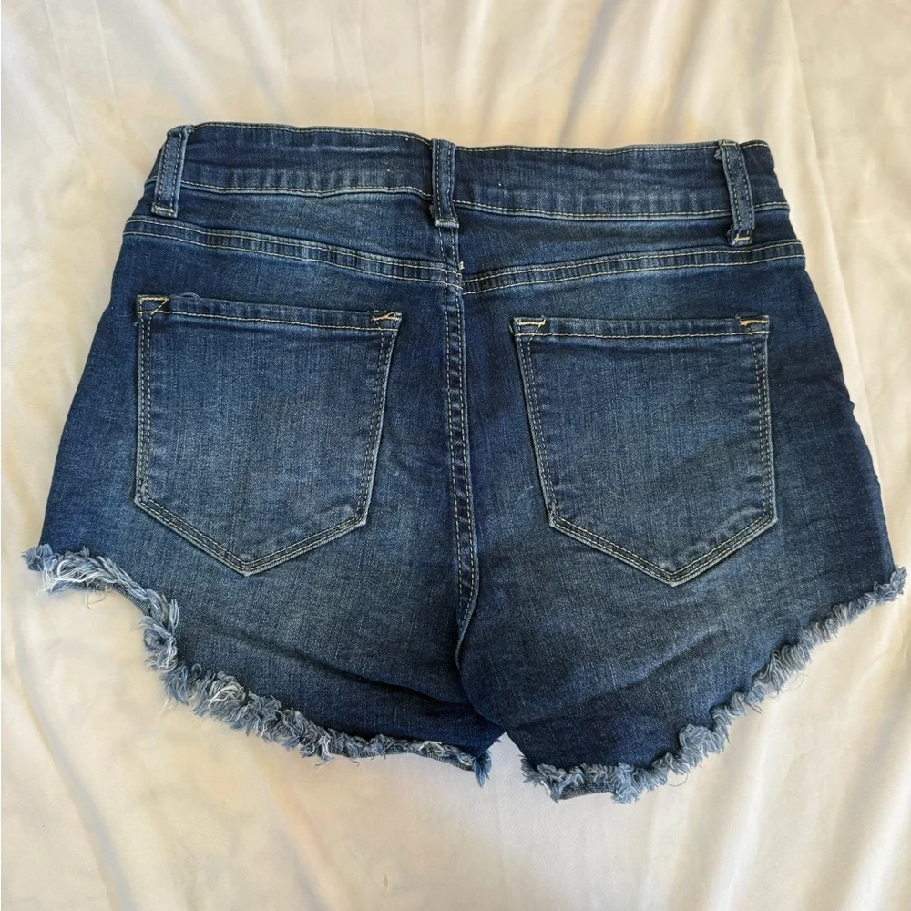 367 KanCan Dark Wash Distressed Denim Shorts Size 27 Raw Hem Stretch Mid Rise